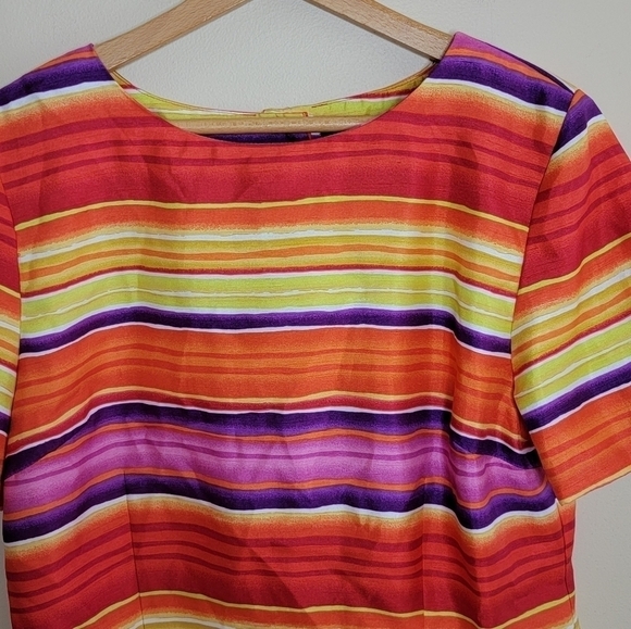 Sag Harbor | Sunset Striped Short Sleeve Button Back Structured Top Size 14 - Picture 5 of 6